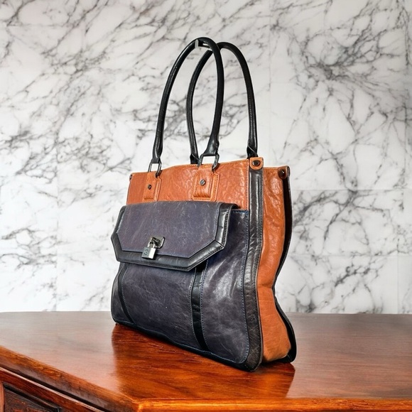 Tory Burch Very Rare Two-Tone Leather Large Lock Bag - Picture 3 of 13